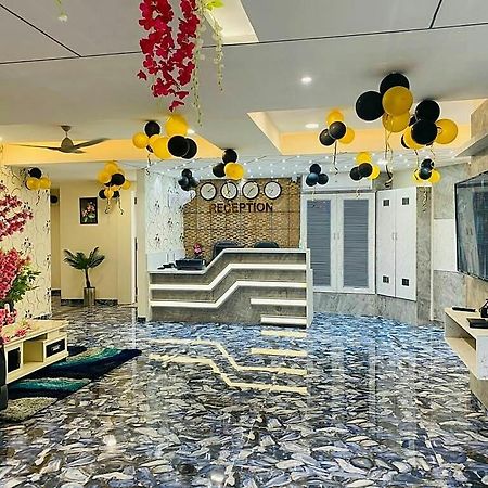 אחמדאבאד Hotel Legrand.Inn מראה חיצוני תמונה