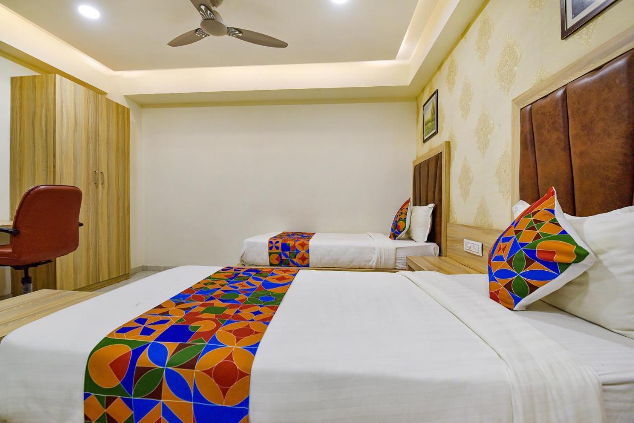 אחמדאבאד Hotel Legrand.Inn מראה חיצוני תמונה