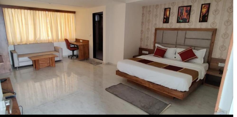 אחמדאבאד Hotel Legrand.Inn מראה חיצוני תמונה