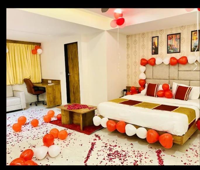 אחמדאבאד Hotel Legrand.Inn מראה חיצוני תמונה