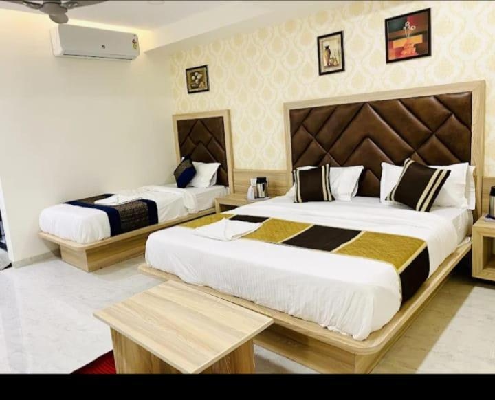 אחמדאבאד Hotel Legrand.Inn מראה חיצוני תמונה