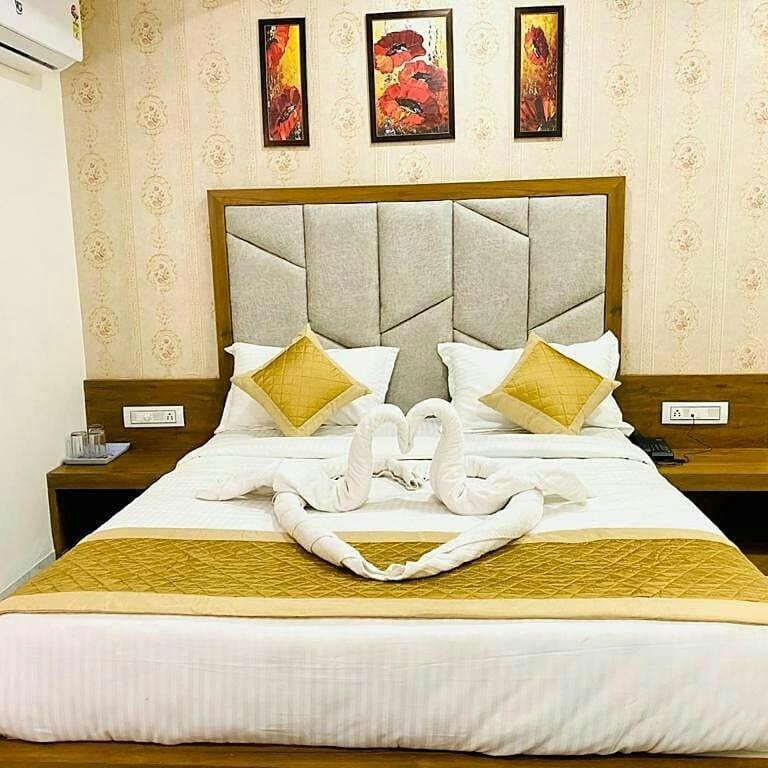 אחמדאבאד Hotel Legrand.Inn מראה חיצוני תמונה
