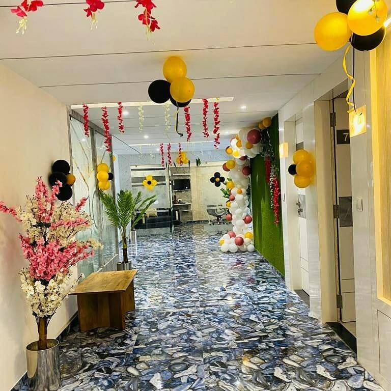 אחמדאבאד Hotel Legrand.Inn מראה חיצוני תמונה